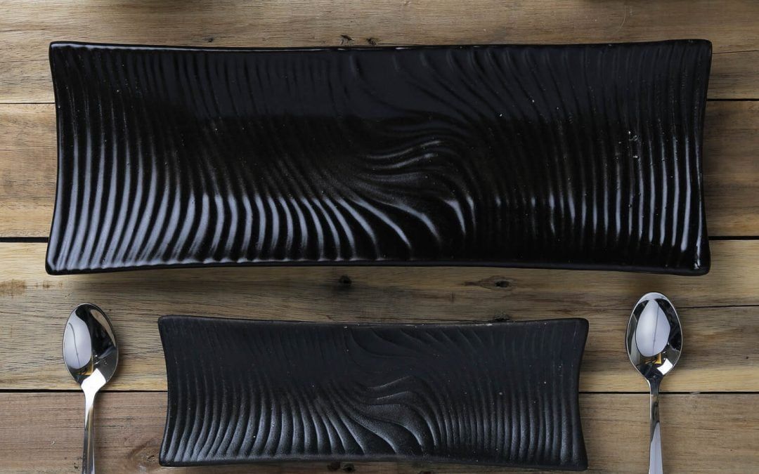 Designer black wave platter set of 2 for sale – top selling platters in india